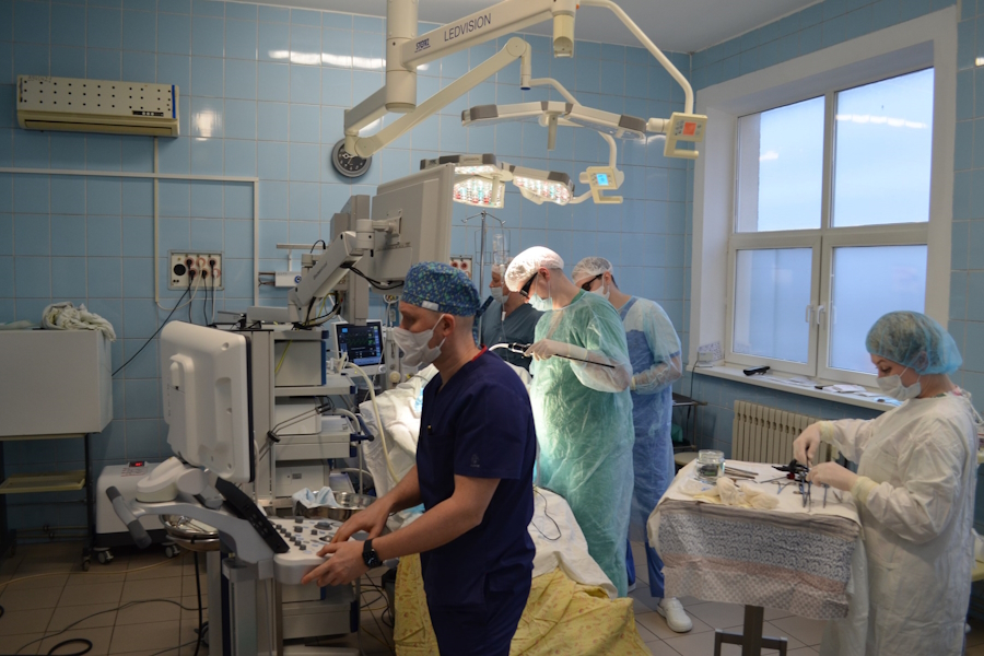 Калининградские хирурги спасли почку, впервые применив лапароскопический датчик (фото)