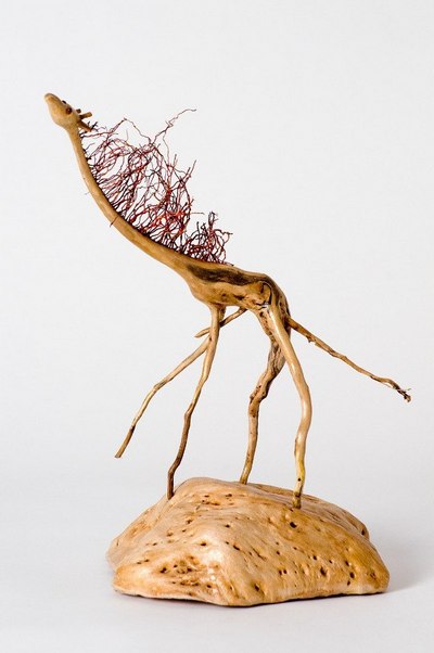 В Янтарном открылся музей сюрреалистических скульптур из корней деревьев