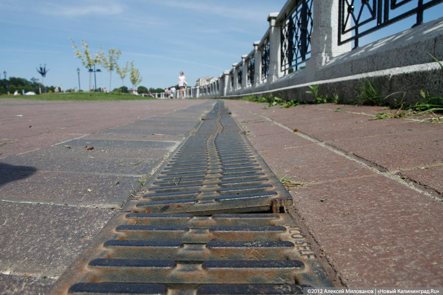 «Провал провалился»: в состоянии набережной Верхнего озера оказались виноваты все