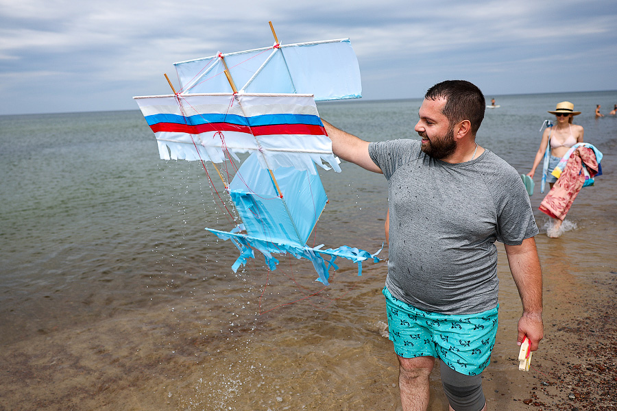 Отчего змеи летают как птицы: на Куршской косе провели фестиваль воздушных змеев (фото)