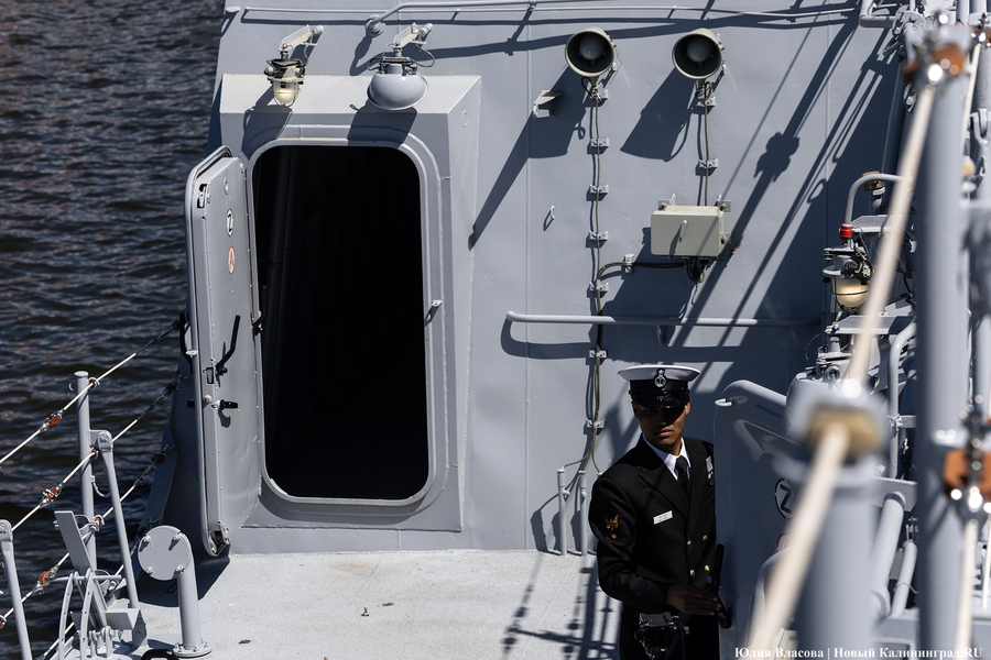 «Меч» для Индии: в Калининграде передали индийским ВМС фрегат с завода «Янтарь» (фото)
