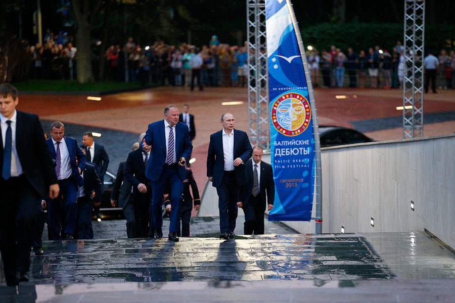 Зритель номер один: Путин в Театре эстрады (фото)