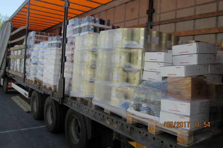 Калининградские таможенники задержали на границе 3 тонны «лишних» консервов