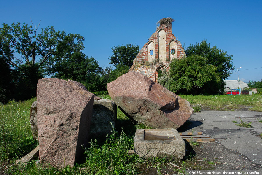 В пос. Яблоневка собрали по частям памятник Первой мировой (фото)