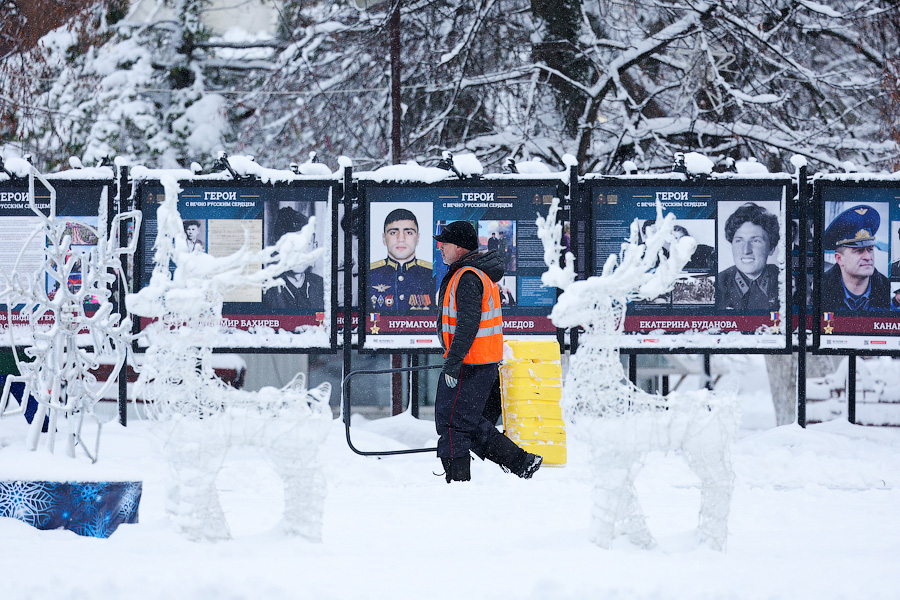 Хаос под белым покрывалом: как выглядит утонувший в снегу Калининград (фото)