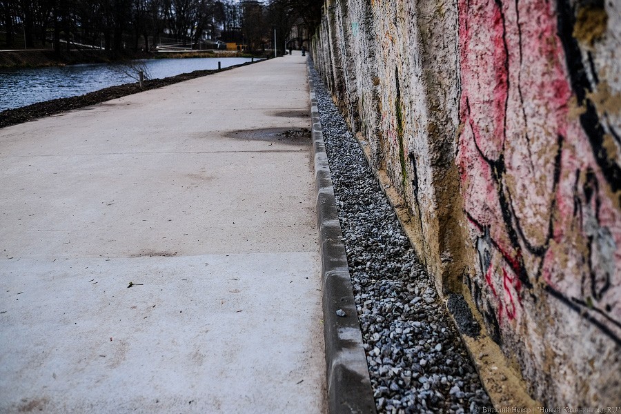 Бетон и пустота: в Калининграде завершается благоустройство Нижнего озера (фото)