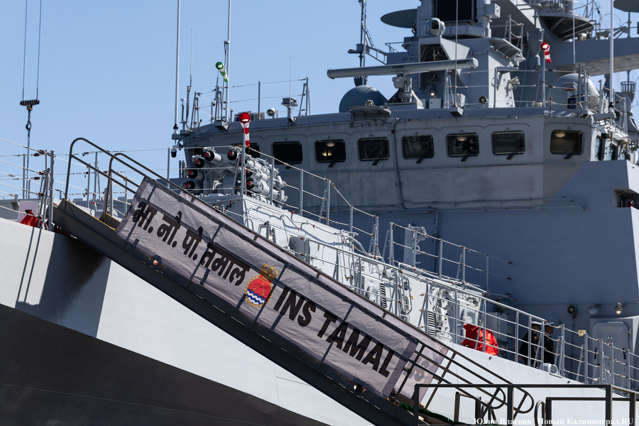 «Меч» для Индии: в Калининграде передали индийским ВМС фрегат с завода «Янтарь» (фото)