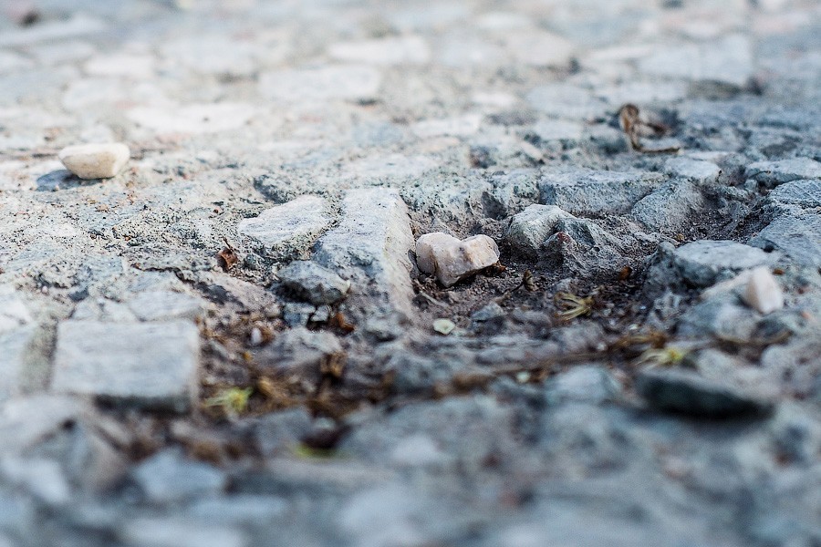 В Калининграде решили ремонтировать сквер с фонтаном спустя год после открытия (фото)