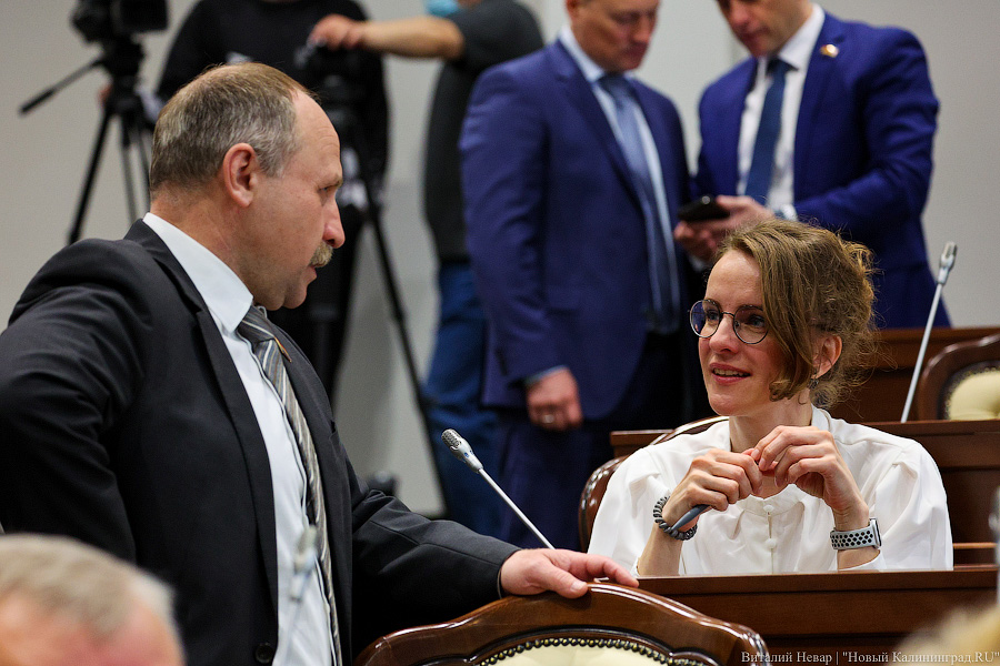 Карты, фотки, все дела: ежегодный отчет Антона Алиханова в фотографиях