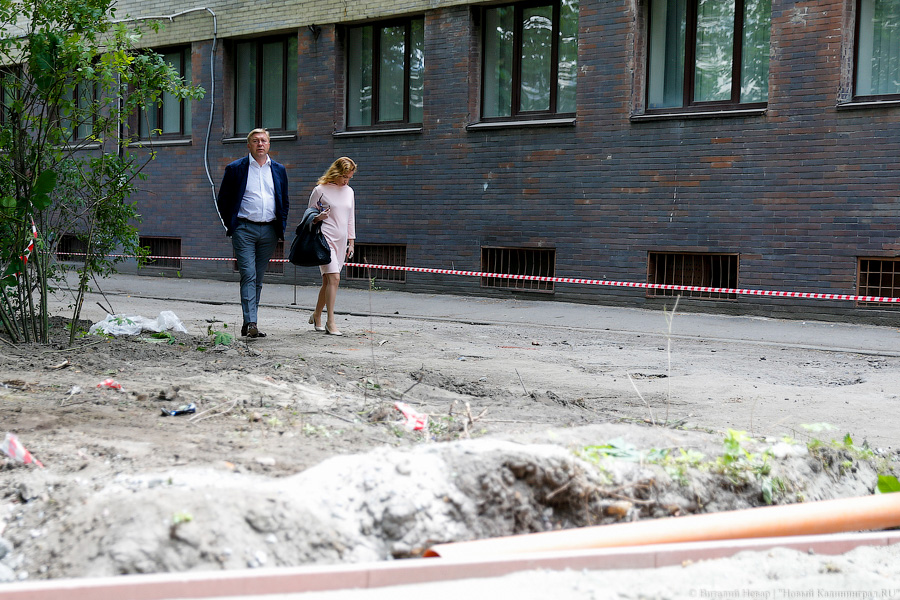 «Водрузить символ энергетики»: зачем перекопали сквер в центре Калининграда