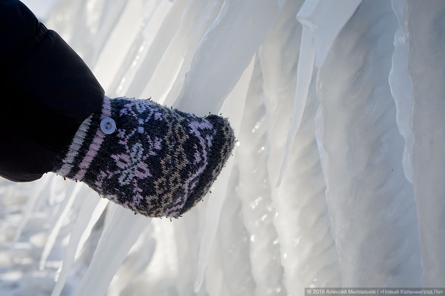 Президенция Деда Мороза: набережная в Пионерском после шторма (фото)