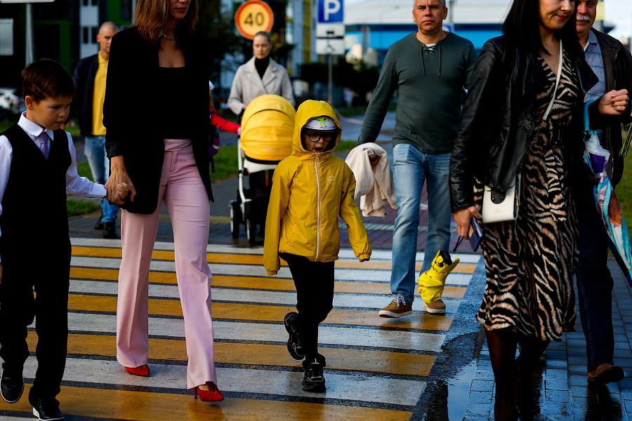 С военным оркестром и под «Катюшу»: в Калининграде открыли самую большую школу