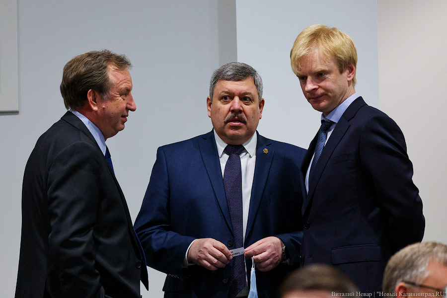 Карты, фотки, все дела: ежегодный отчет Антона Алиханова в фотографиях