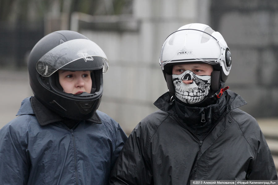 «С венком и шумом на Бранёво»: калининградская делегация отправилась в Польшу