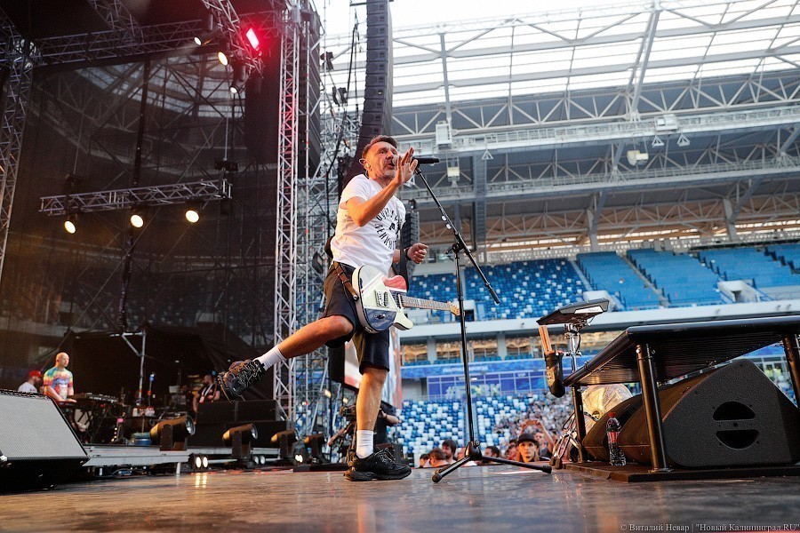 Ехай [очень далеко]: как «Ленинград» вернул жизнь на калининградский стадион