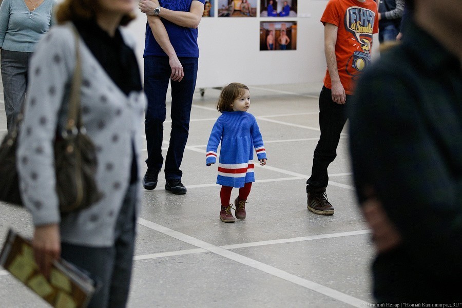 Картинки с выставки: открытие Балтийской биеннале фотографии