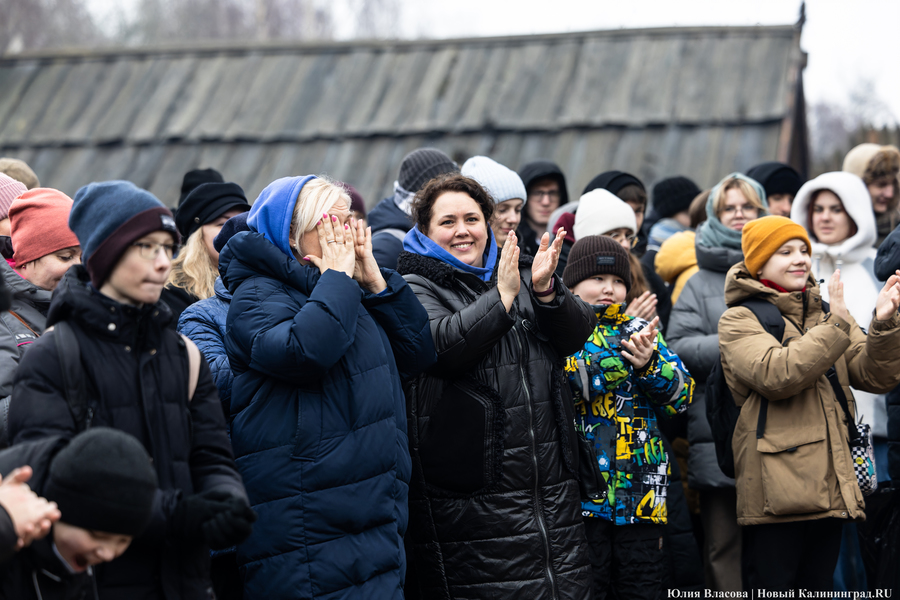 Блины, пляски и огонь: как отпраздновали Масленицу в поселении викингов «Кауп»