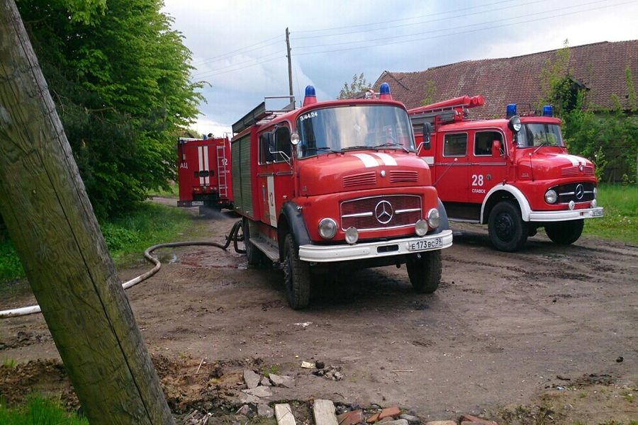 В Немане огонь уничтожил крышу бывшей усадьбы барона фон Мак (фото)