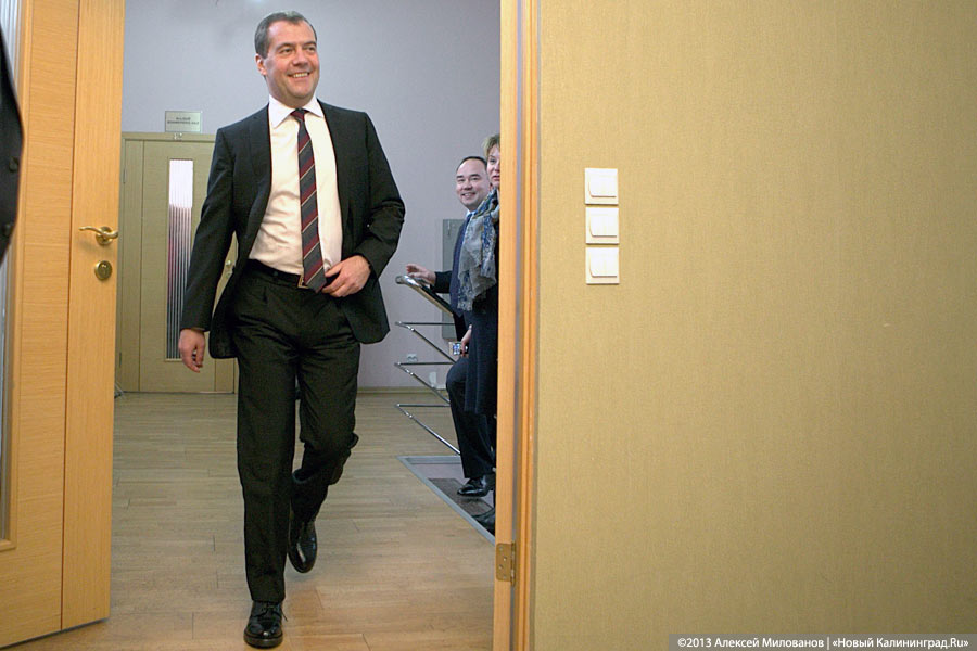 Госдума утвердила Медведева на посту председателя правительства