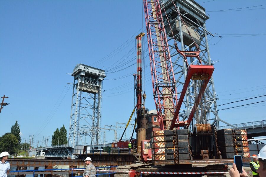 Мэрия: строительство дублеров двухъярусного моста в Калининграде идет по графику