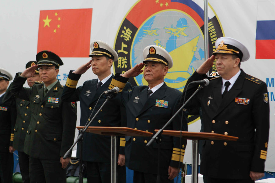 Моряки Балтфлота и ВМС Китая боролись в Балтийске за живучесть на «тонущем» корабле