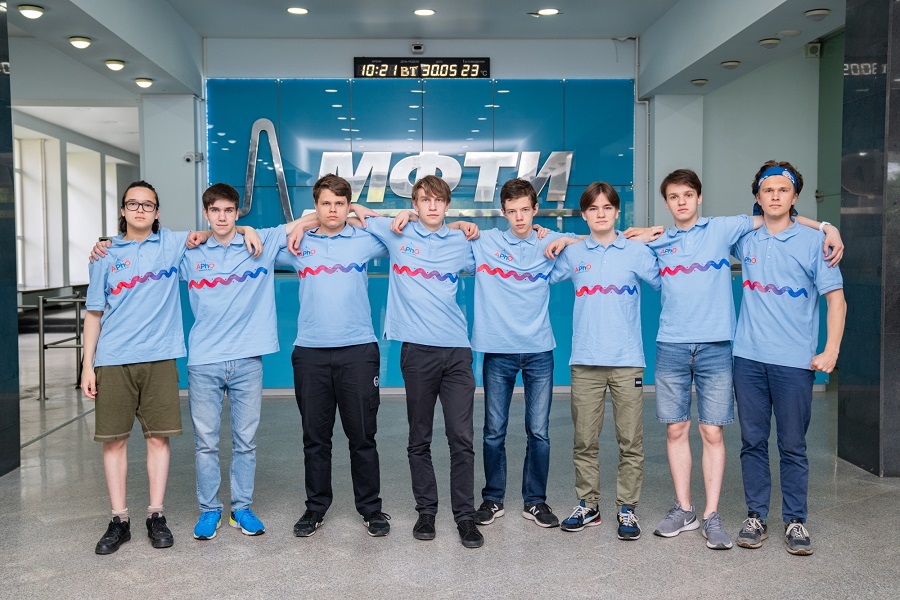 Школьники из РФ завоевали 5 золотых медалей на международной олимпиаде по физике в Токио