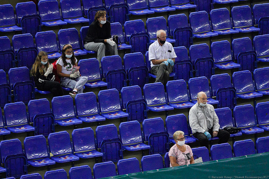 Сборная и 3 сильнейших клуба: волейбольный турнир на Кубок губернатора в «Янтарном»