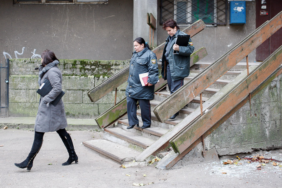 В Калининграде 15-летняя школьница выбросилась с 12-го этажа (фото)