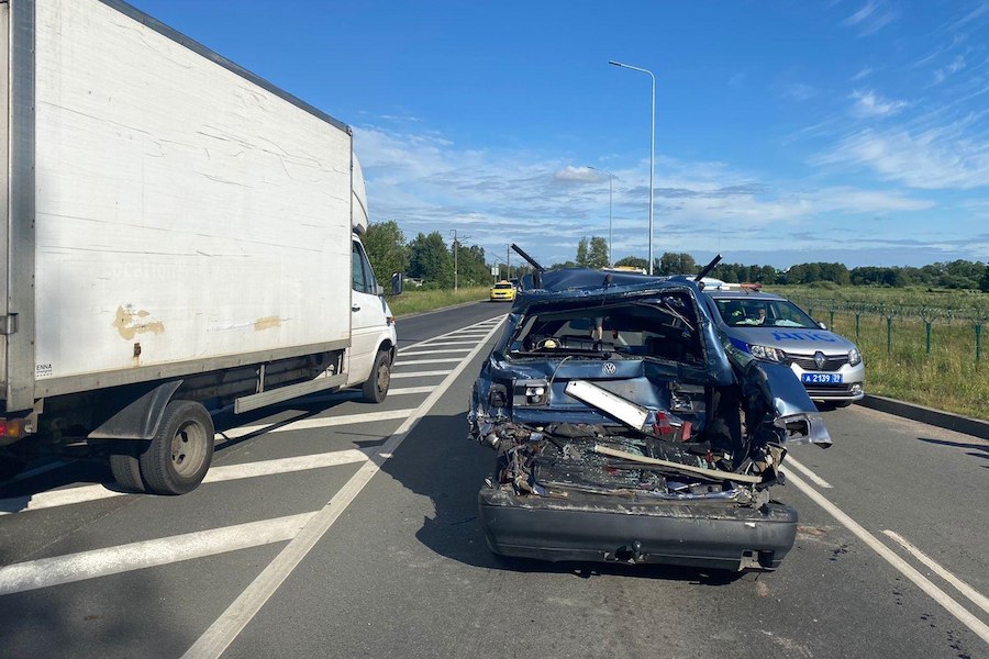 В ДТП с песковозом на Советском проспекте пострадала пассажирка (фото)