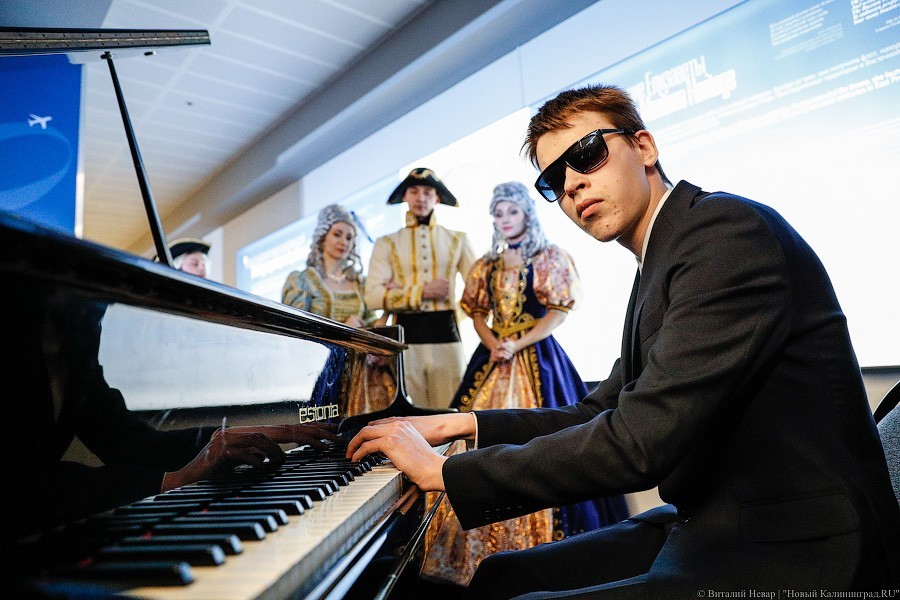 Кринолины в тумане: в «Храброво» дали бал в честь Елизаветы Петровны (фото)