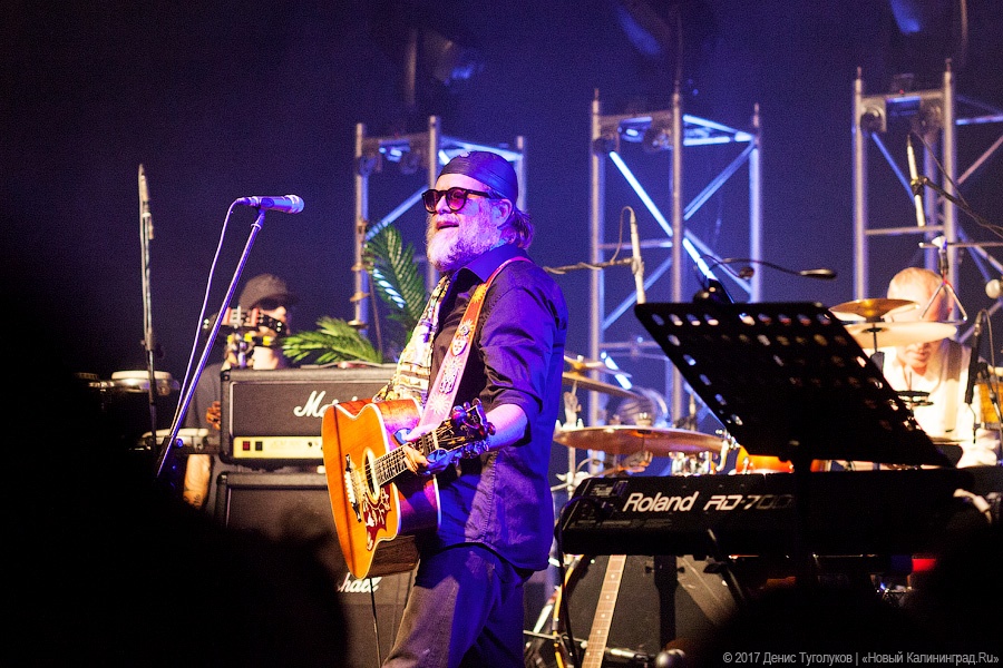 Сказки про тесноту: как «Аквариум» выступил в клубе «Вагонка»