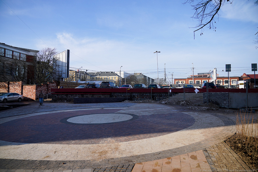 Как выглядит обновленная пешеходная зона на улице Рокоссовского без снега (фото)