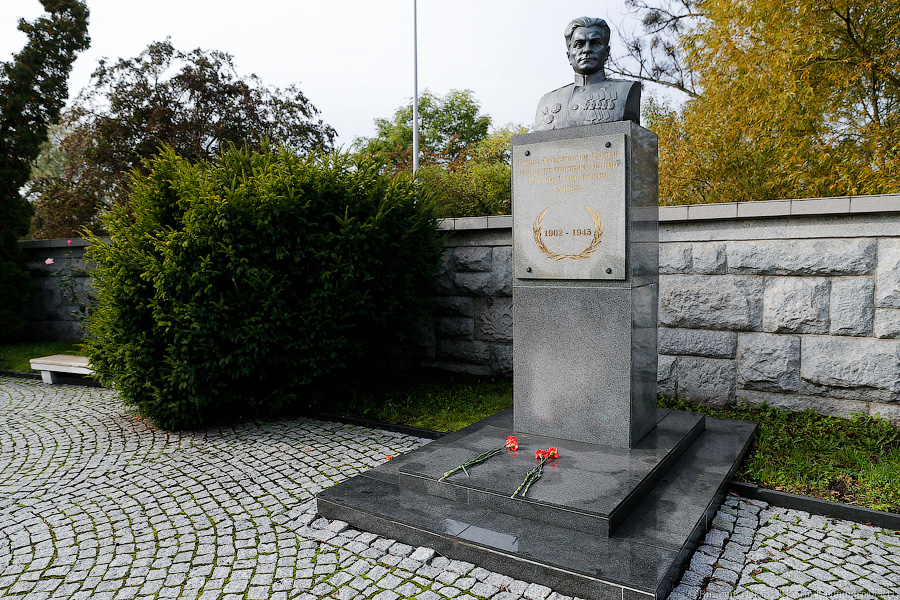 Дошли до Путина: что известно о вандализме на мемориалах в Калининграде