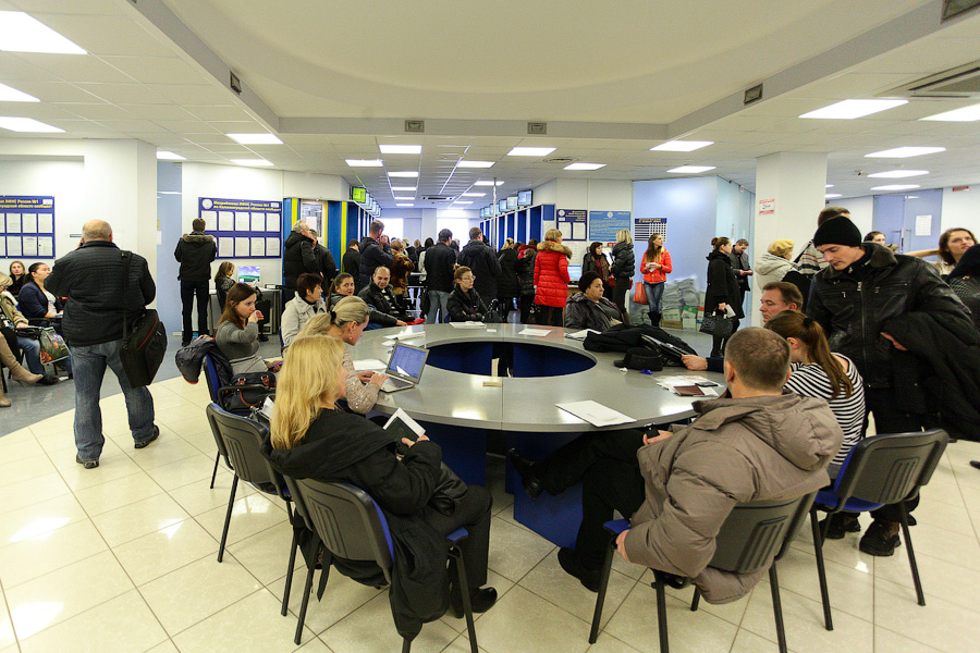 «Не толкаемся!»: бизнесмены, деньги которых «зависли» в «Инвестбанке», атаковали налоговую