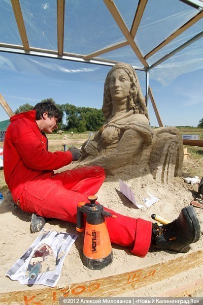 «Замок из песка»: фоторепортаж с фестиваля песчаных скульптур