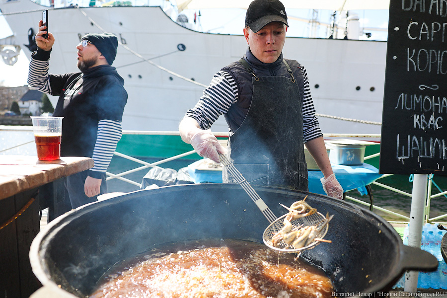 Рыжая заря и бульбачка: День селёдки вернулся в Калининград (фото)