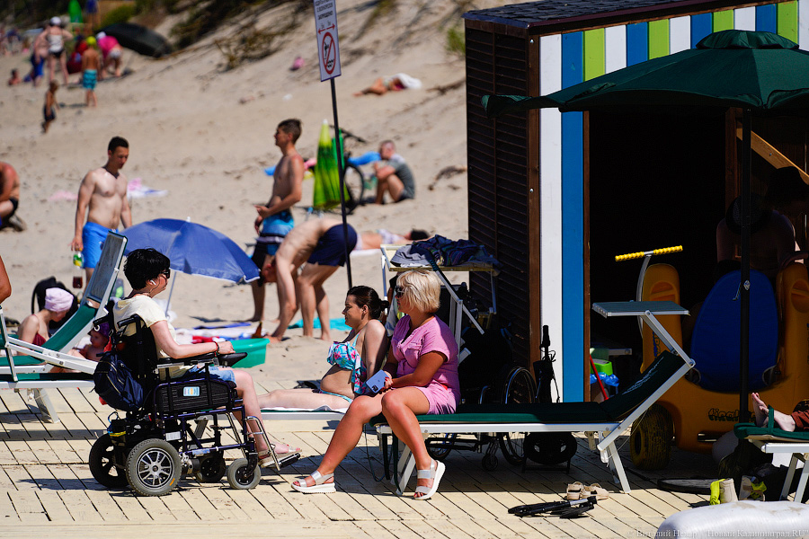 Тесные контакты: пляжи области в жаркие выходные были забиты туристами (фото)