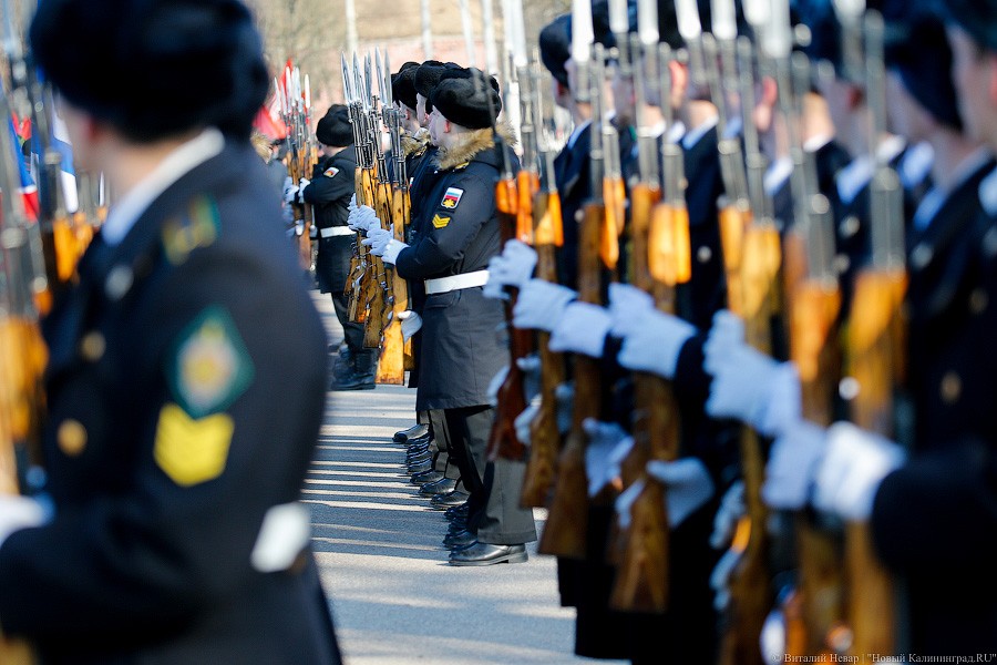 Холодное утро 23-го: в Калининграде почтили память воинов-героев