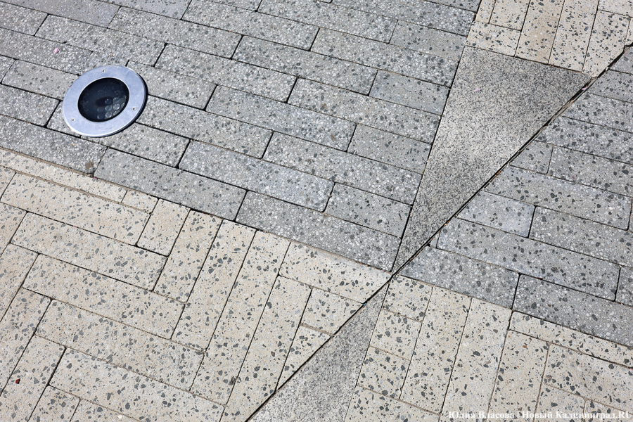 На площади у Дома искусств завершается благоустройство. Вот как она выглядит (фото)