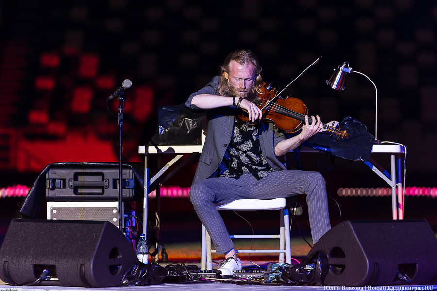 «Звуковая скульптура»: на стадионе «Калининград» устроили саунд-арт-концерт