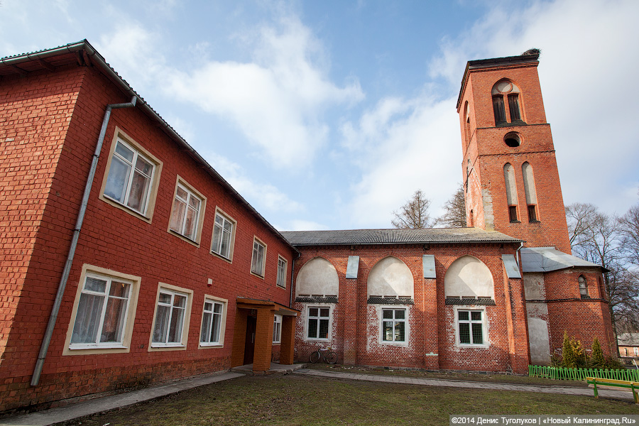 Быстрее, выше, сильнее: в кирхе поселка Мозырь расположился школьный спортзал