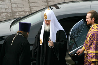 Протоиерей Чаплин назвал "мерседес" крестом Патриарха