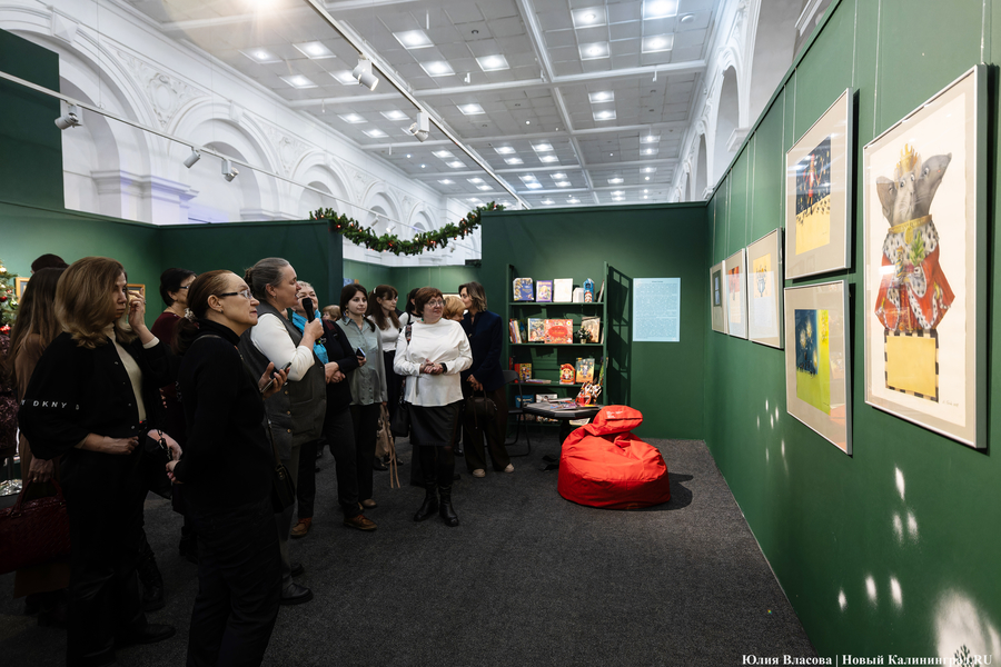 Символы Рождества и мир Гофмана: в Музее искусств открыли новогодний проект (фото)