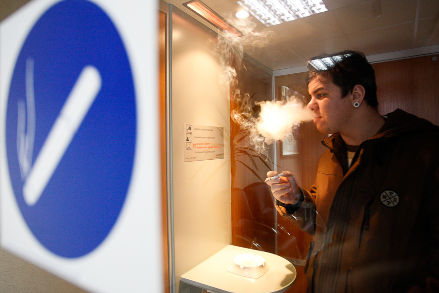 Минздрав: в России с 2009 года курящих стало втрое меньше