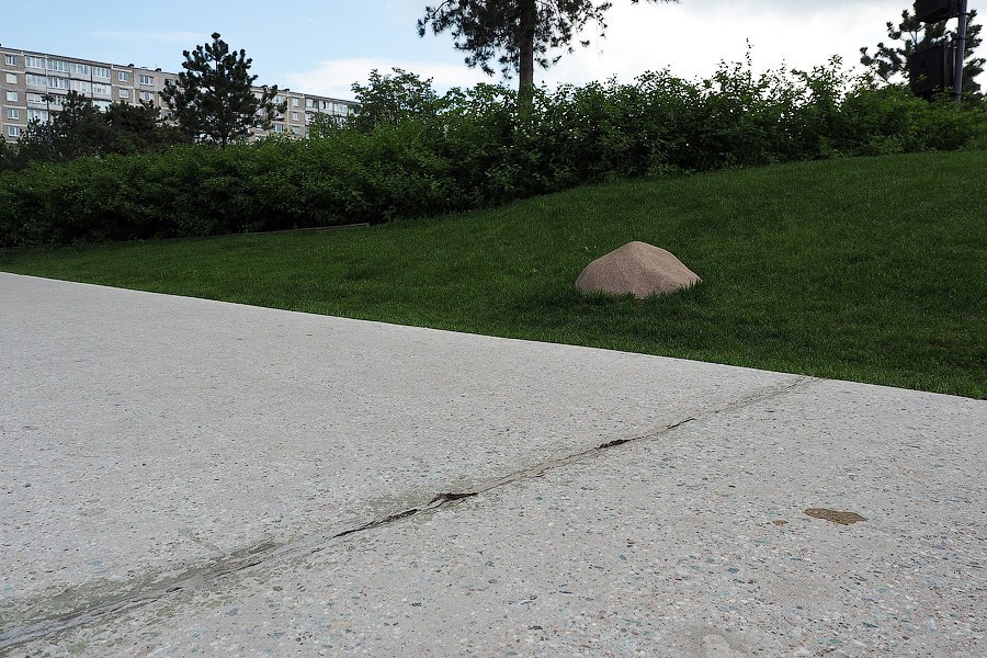 В Калининграде решили ремонтировать сквер с фонтаном спустя год после открытия (фото)