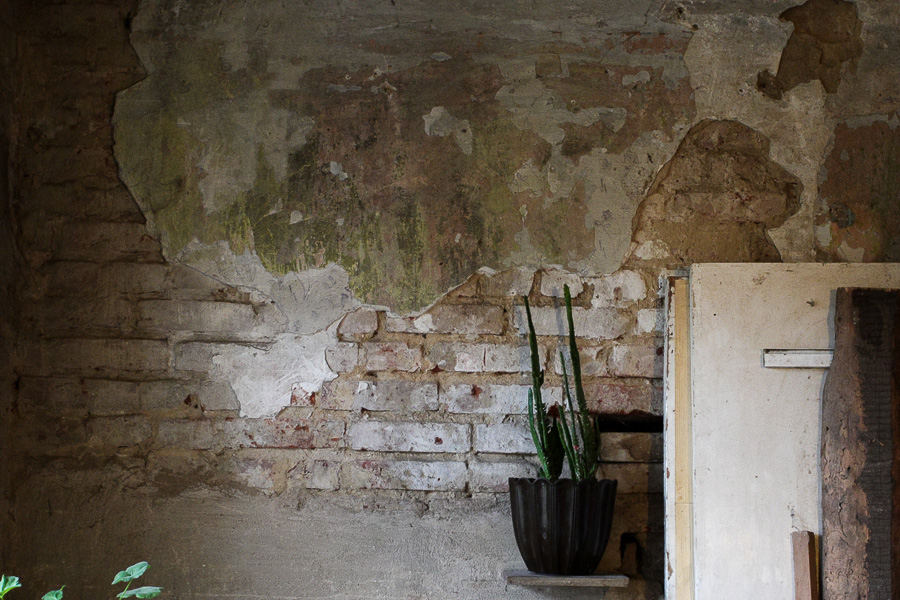 «Ладно, нас завалит, но детей?!»: власти Советска не спешат расселять аварийный дом