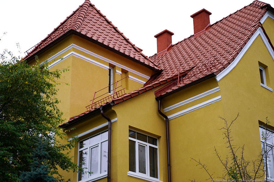 В Калининграде сняли леса с Дома актёра. Вот как историческая вилла выглядит теперь (фото)