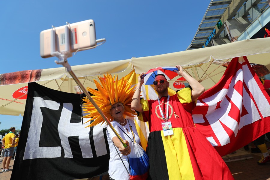 Captain Vodka: болельщики сборных Англии и Бельгии на улицах Калининграда (фото)