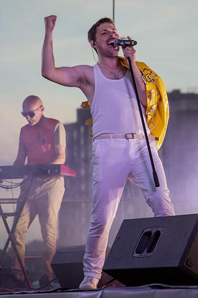 Марафон мировых хитов: в Калининграде прошёл рок-фестиваль с трибьют-шоу (фото)