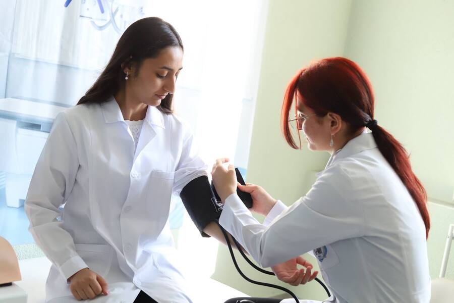 БФУ: средний балл ЕГЭ поступающих на «Лечебное дело» составил более 90